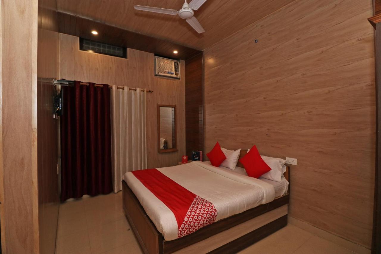 Oyo 27750 Bhagwati Residency Hotel Mirzāpur Exterior foto