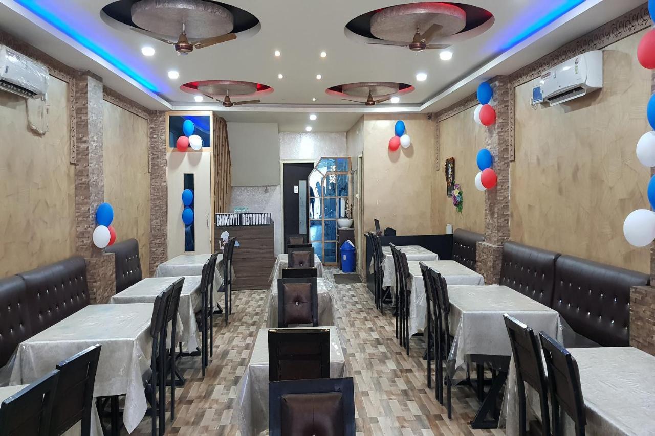 Oyo 27750 Bhagwati Residency Hotel Mirzāpur Exterior foto